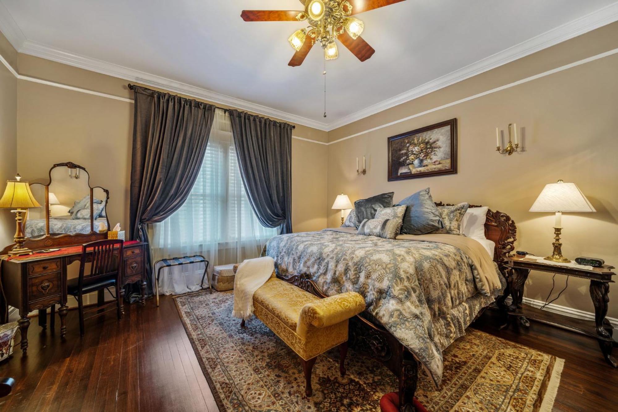The Inn On Front Street Стейтсвил Екстериор снимка