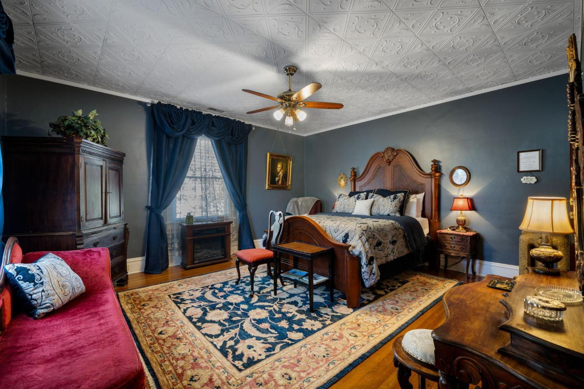 The Inn On Front Street Стейтсвил Екстериор снимка