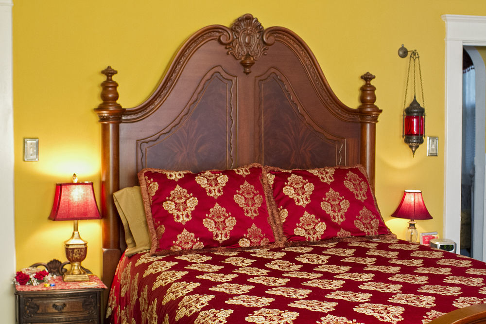 The Inn On Front Street Стейтсвил Екстериор снимка